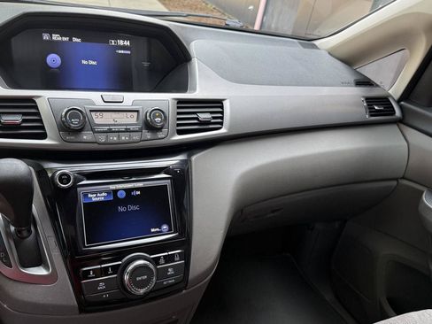 Used 2016 Honda Odyssey SE image 23