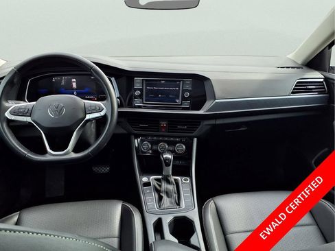 Used 2024 Volkswagen Jetta SE FWD image 12
