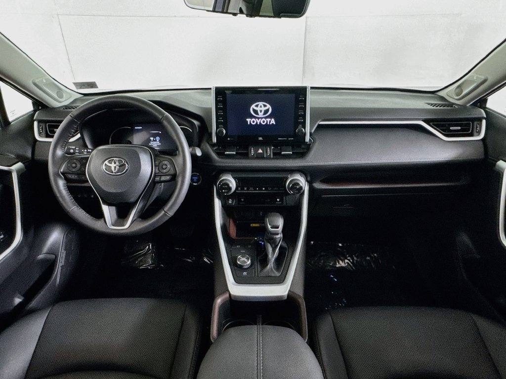 Used 2022 Toyota RAV4 Limited AWD/4WD image 30