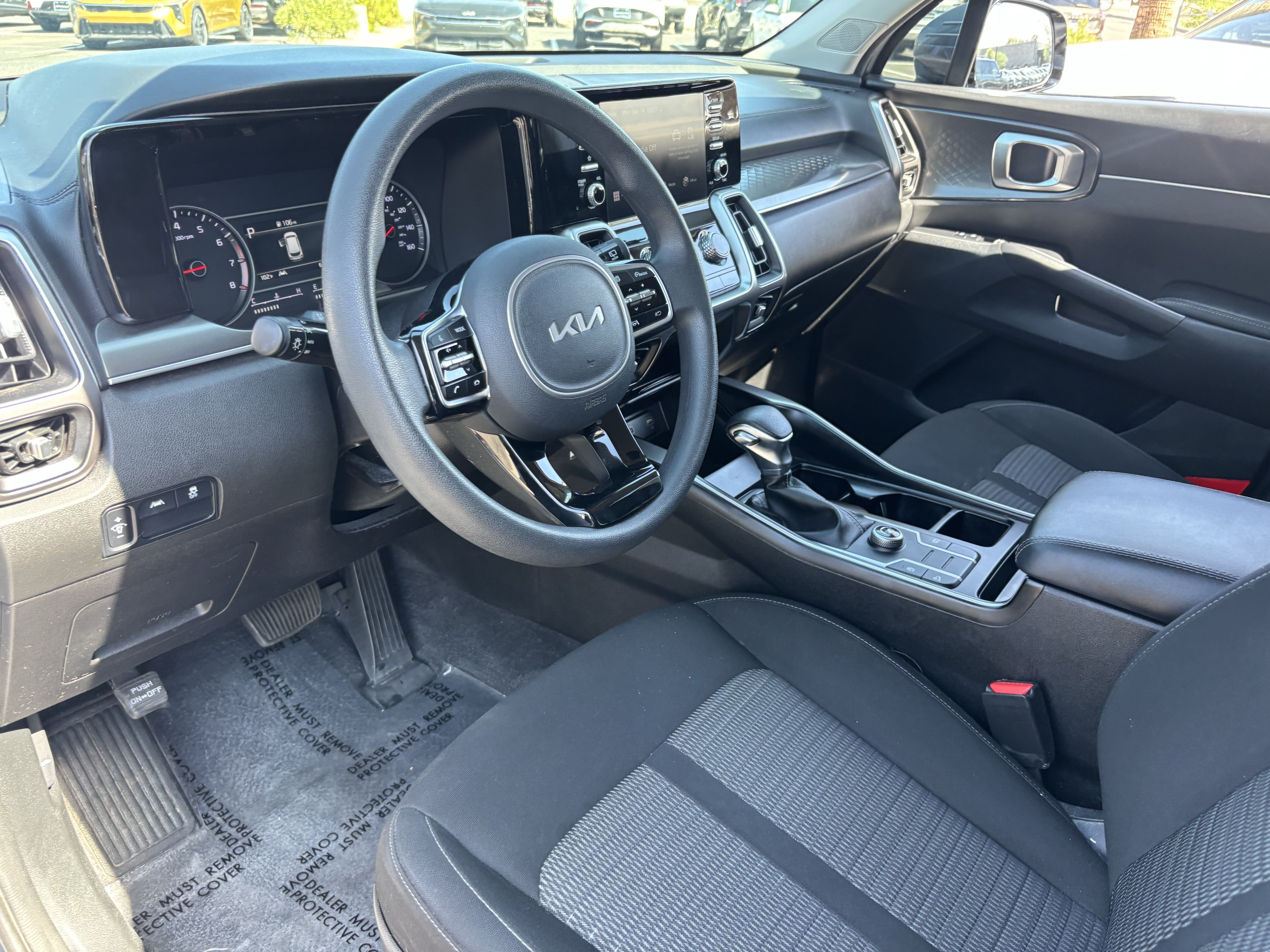 Certified 2022 Kia Sorento LX FWD image 16