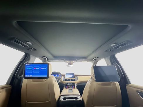 Used 2023 Chevrolet Suburban Premier w/ Advanced Technology Package AWD/4WD image 40