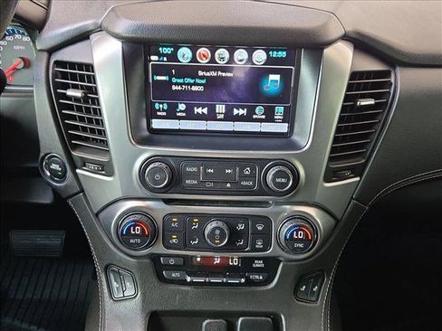Used 2020 Chevrolet Suburban LT RWD image 15