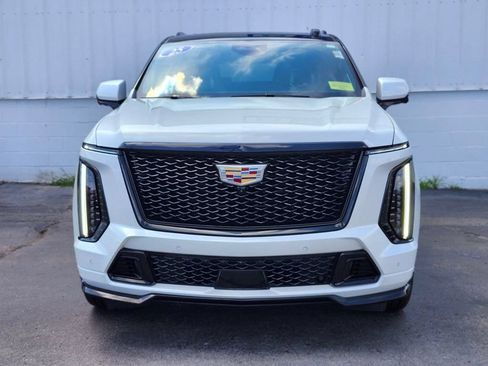 Used 2025 Cadillac Escalade V AWD/4WD image 8