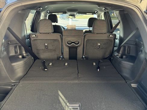 New 2025 Honda Pilot Sport image 13