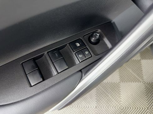 Used 2025 Toyota Corolla Cross AWD Hybrid image 20