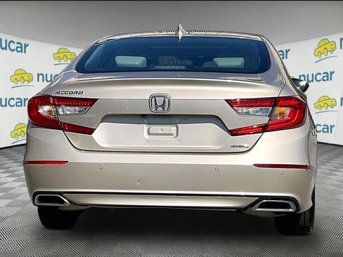Used 2018 Honda Accord Touring image 5
