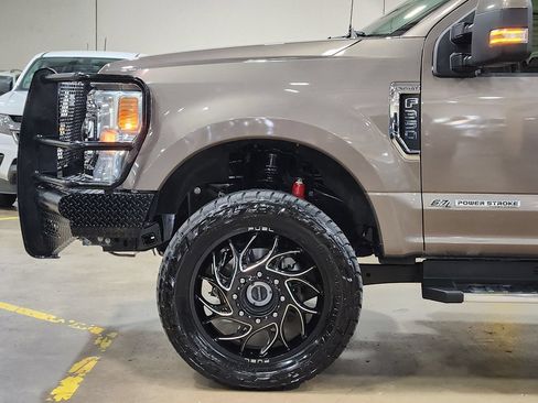 Used 2022 Ford F350 Lariat w/ Lariat Value Package AWD/4WD image 5