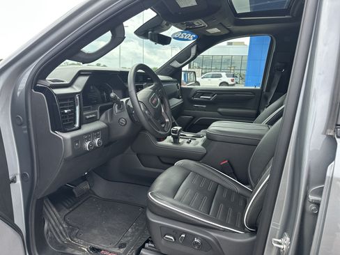 Used 2026 GMC Sierra 1500 AT4X w/ LPO, Black Badging Package AWD/4WD image 15