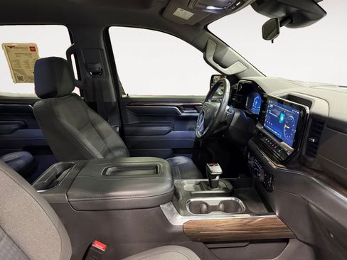 Used 2022 Chevrolet Silverado 1500 LT Trail Boss image 16