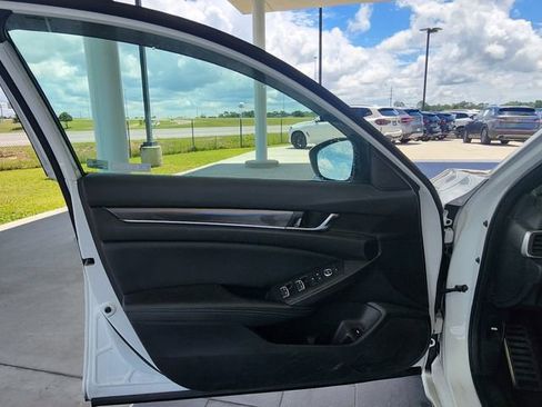 Used 2022 Honda Accord Sport image 10