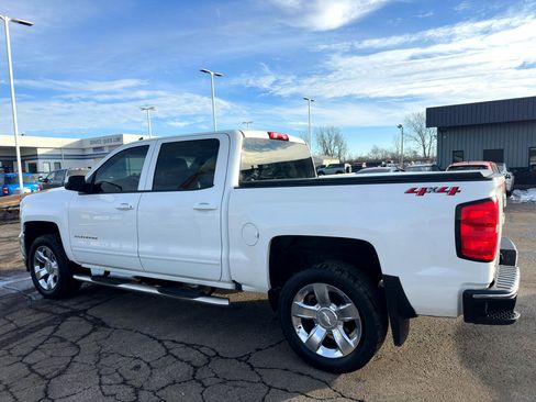 Used 2018 Chevrolet Silverado 1500 LT w/ LT Eassist Package image 6