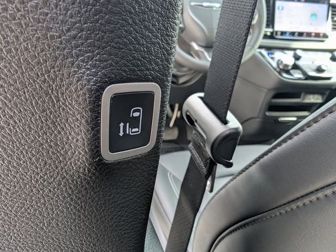 New 2026 Chrysler Pacifica Select image 40