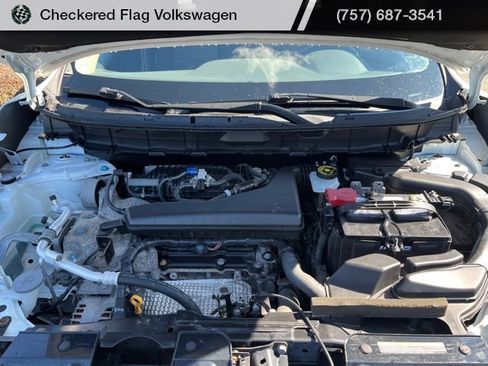 Used 2019 Nissan Rogue SV image 30