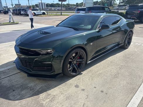 Used 2020 Chevrolet Camaro SS RWD image 1