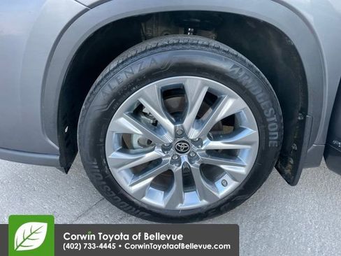 Used 2023 Toyota Highlander Limited image 26