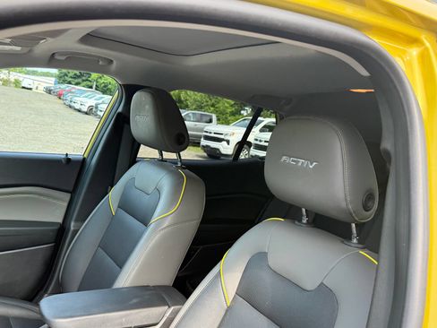 Used 2024 Chevrolet Trax ACTIV w/ Sunroof Package FWD image 17