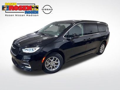 Used 2024 Chrysler Pacifica Touring-L