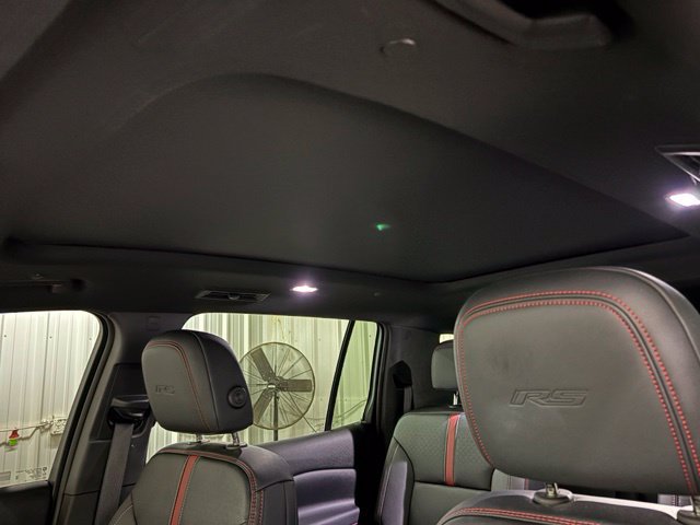 Used 2025 Chevrolet Traverse RS AWD/4WD image 38