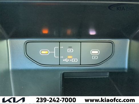 Used 2025 Kia Sorento LX image 22