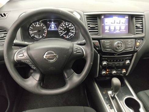 Used 2018 Nissan Pathfinder S FWD image 22