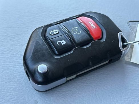 Used 2021 Jeep Gladiator Overland image 36