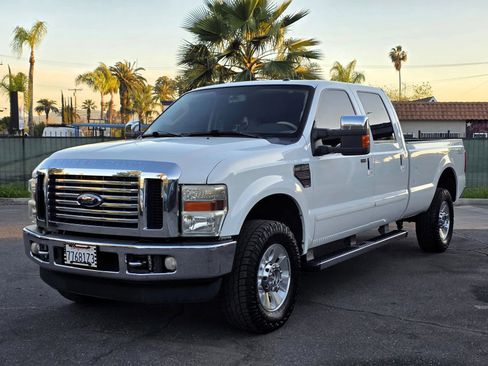 Used 2010 Ford F350 Lariat image 1