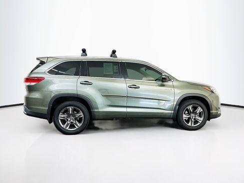 Used 2017 Toyota Highlander Limited Platinum AWD/4WD image 10