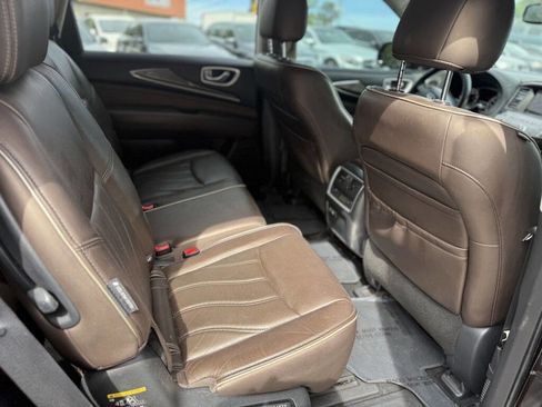 Used 2019 INFINITI QX60 Luxe w/ Essential Package image 13