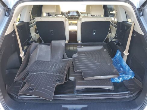 Used 2022 Toyota Highlander XLE image 15