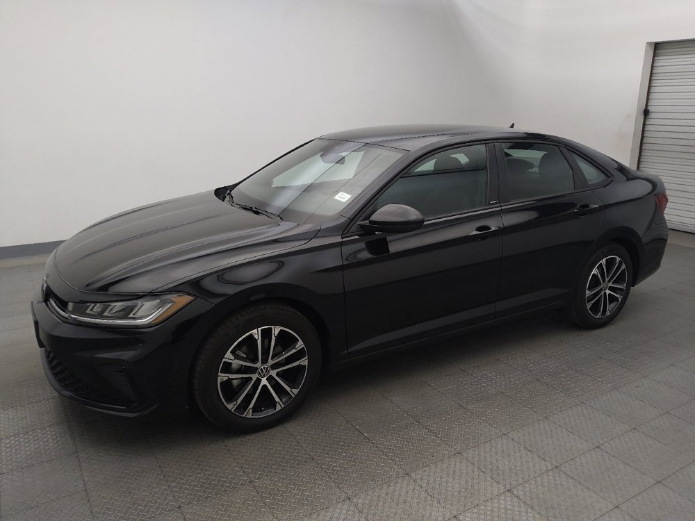 Used 2025 Volkswagen Jetta Sport FWD image 2