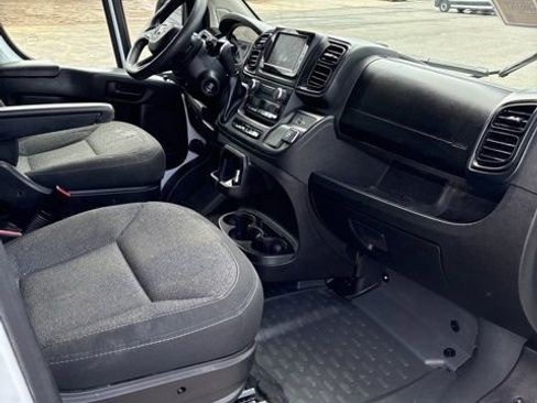 Used 2024 RAM ProMaster 2500 w/ Convenience Group FWD image 12