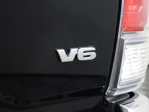 Used 2023 Toyota Tacoma TRD Off-Road AWD/4WD image 32