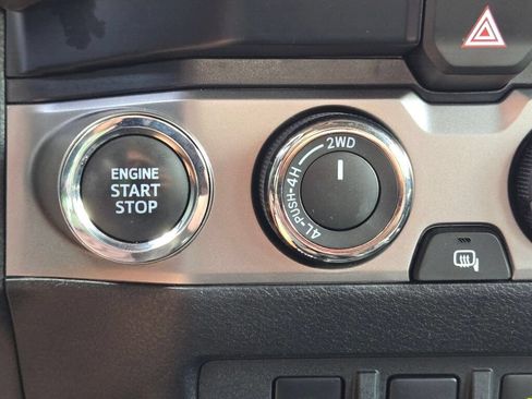 Used 2022 Toyota Tacoma Limited AWD/4WD image 32