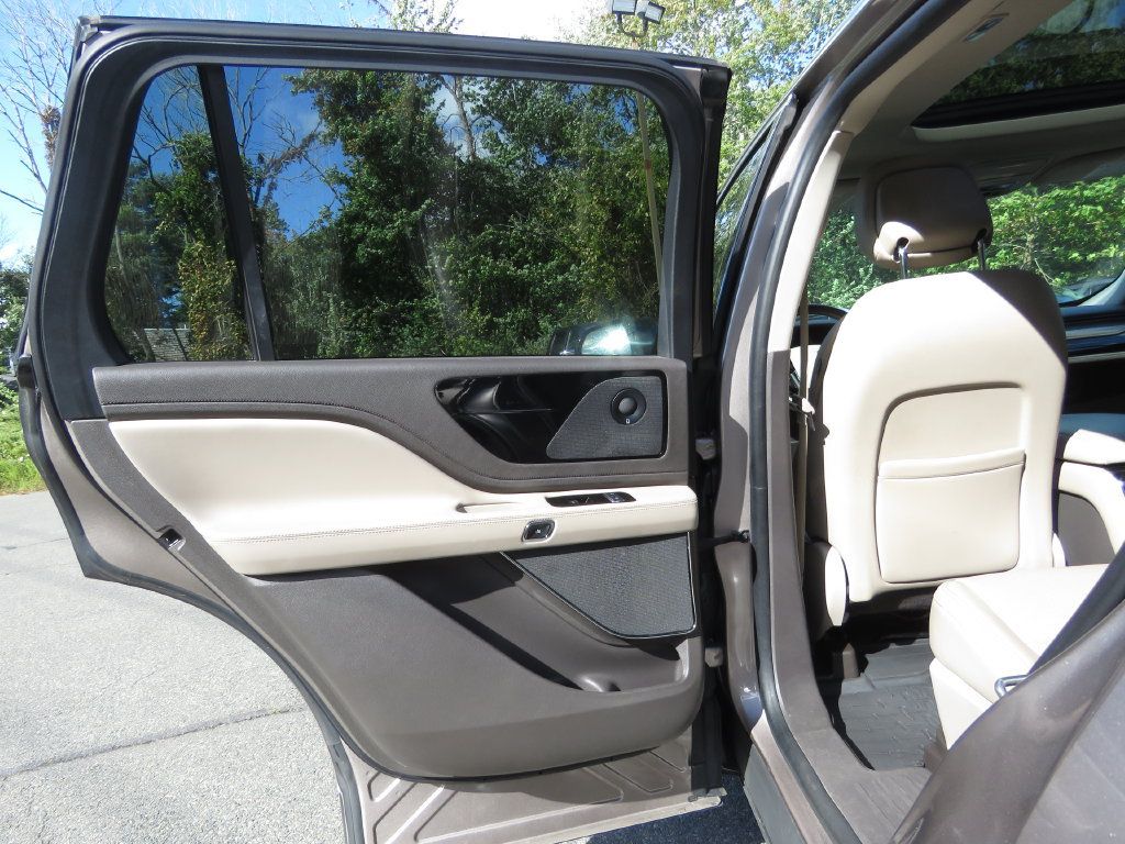 Used 2020 Lincoln Aviator Reserve w/ Equipment Group 201A AWD/4WD image 20