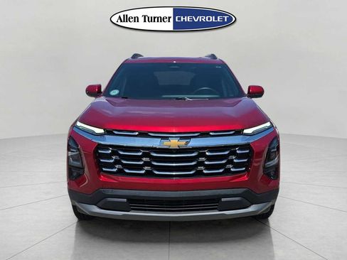 Used 2025 Chevrolet Equinox LT w/ Convenience Package II AWD/4WD image 2