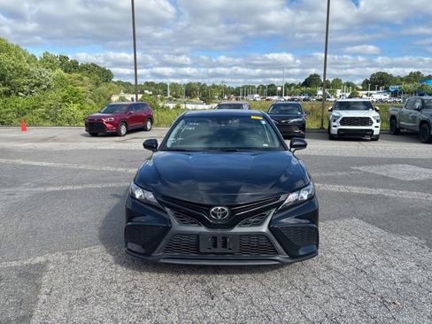 Used 2021 Toyota Camry SE FWD image 2