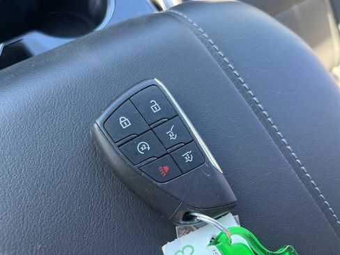 Used 2025 Chevrolet Suburban Z71 w/ Comfort Package image 35