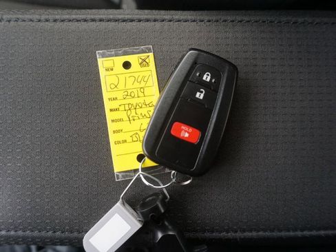 Certified 2019 Toyota Prius LE FWD image 29