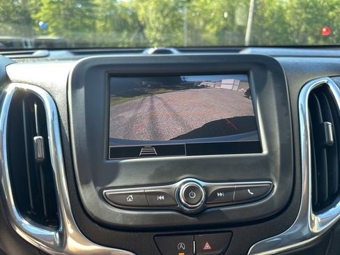 Used 2023 Chevrolet Equinox LT image 16