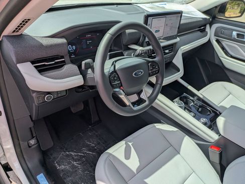 New 2026 Ford Explorer Platinum image 14