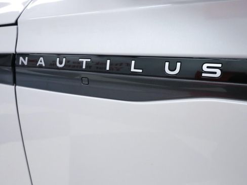 Used 2024 Lincoln Nautilus Reserve w/ Equipment Group 202A AWD/4WD image 46
