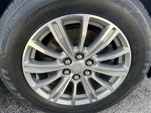 Used 2017 Cadillac XT5 Luxury image 17