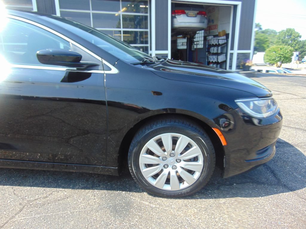 Used 2016 Chrysler 200 LX FWD image 11