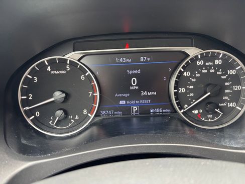 Used 2025 Nissan Altima 2.5 SV FWD image 40