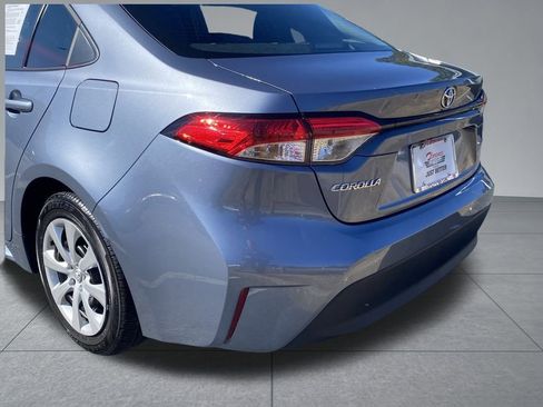 Used 2025 Toyota Corolla LE image 11