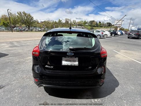Used 2016 Ford Focus SE w/ SE Sport Package FWD image 6