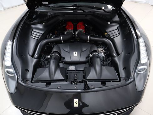 Used 2016 Ferrari California T RWD image 19
