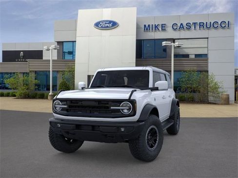 New 2025 Ford Bronco Outer Banks w/ Sasquatch Package image 2