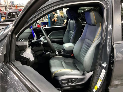 Used 2024 Toyota Tacoma Trailhunter Hybrid Double Cab image 8