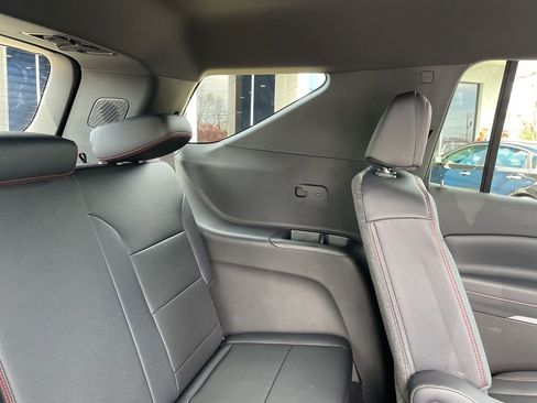 New 2026 Chevrolet Traverse RS w/ LPO, Floor Liner Package image 39